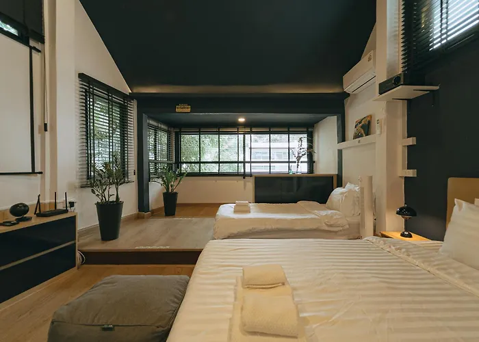 Haus 924 L 5-level Sanctuary In Ekkamai Vakantiehuis *